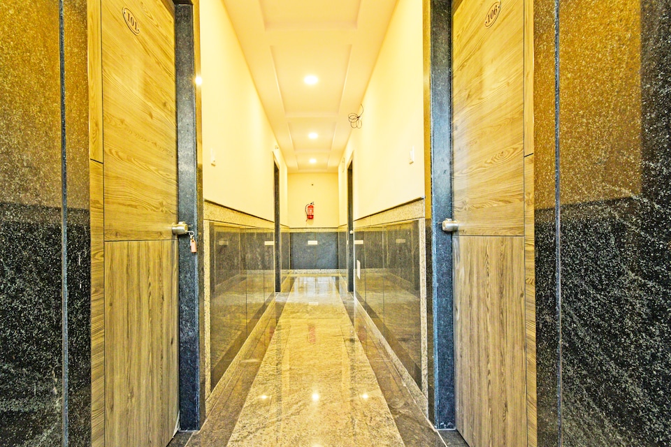 Hotel O Vaishnavi Grand, Madhapur, Hyderabad