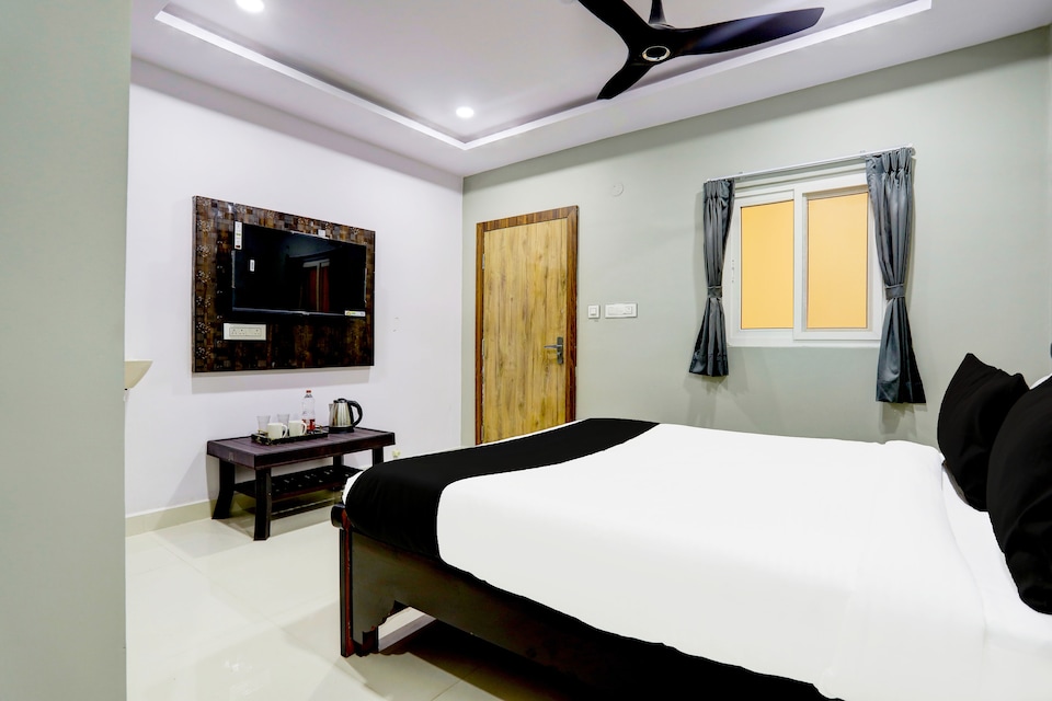 Hotel O Savoy Grand, Nakkalagutta Hanamkonda Warangal, Warangal