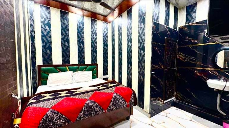 Hotel O Golden Palace Homestay, Ayodhya, Ayodhya