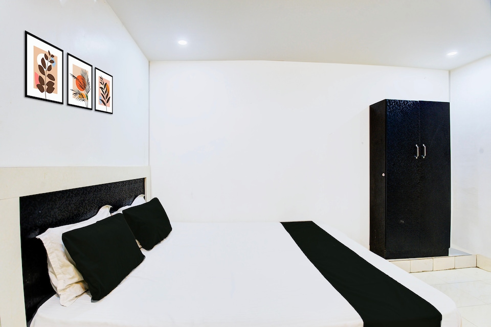 Hotel O Queen shell residency 3, Vadapalani Chennai, Chennai