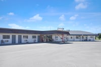 First Inn By OYO Quinter Hwy 70
