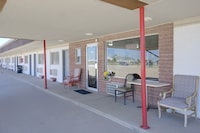 First Inn By OYO Quinter Hwy 70
