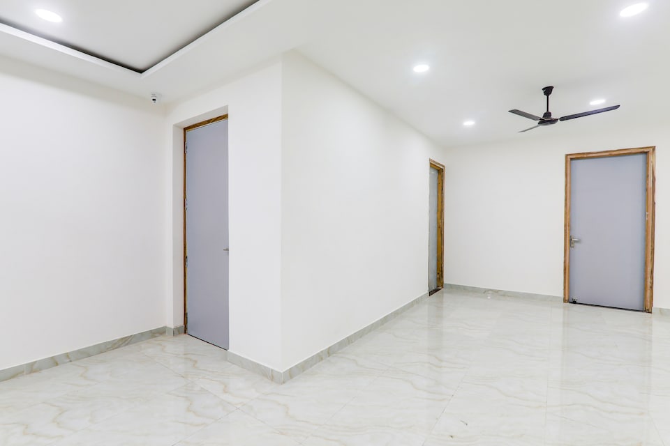 Hotel O The Whitehouse, Golghar, Gorakhpur