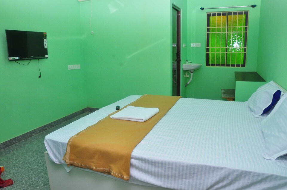 OYO 828628 ROYAL MIDLAANS INN, Auroville-Pondicherry, Pondicherry