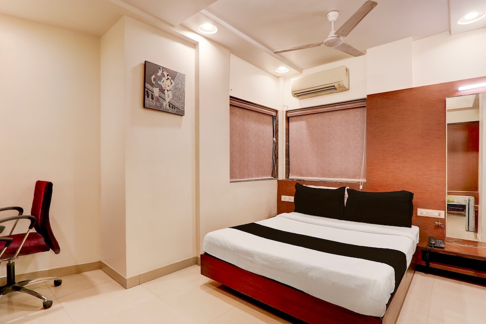 Super Townhouse Oak Ramdaspeth Downtown, Bus Stand Nagpur, Nagpur