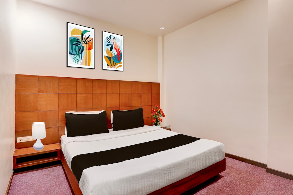 Townhouse Oak Ramdaspeth Downtown, Bus Stand Nagpur, Nagpur