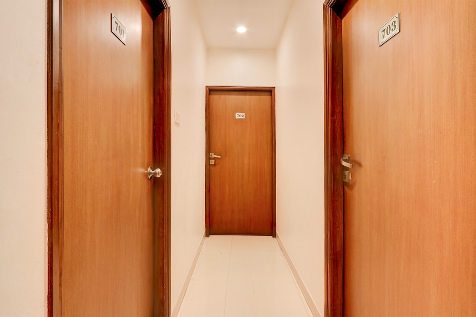 Super Townhouse Oak Ramdaspeth Downtown, Bus Stand Nagpur, Nagpur