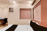 Townhouse Oak Ramdaspeth Downtown