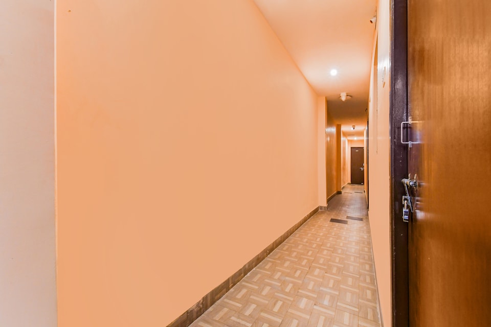 Super Hotel O Dakshin Dwar Formerly Radha Krishna Niwas, Swargdwar Puri, पुरी