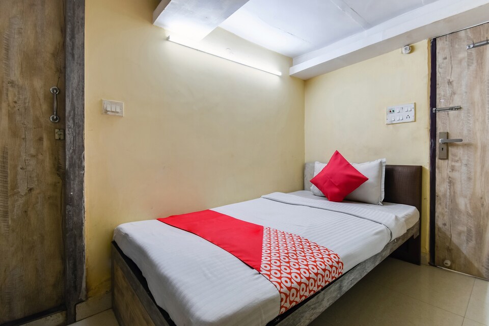 Hotel O A One Guest House New Market, Esplanade Kolkata, Kolkata
