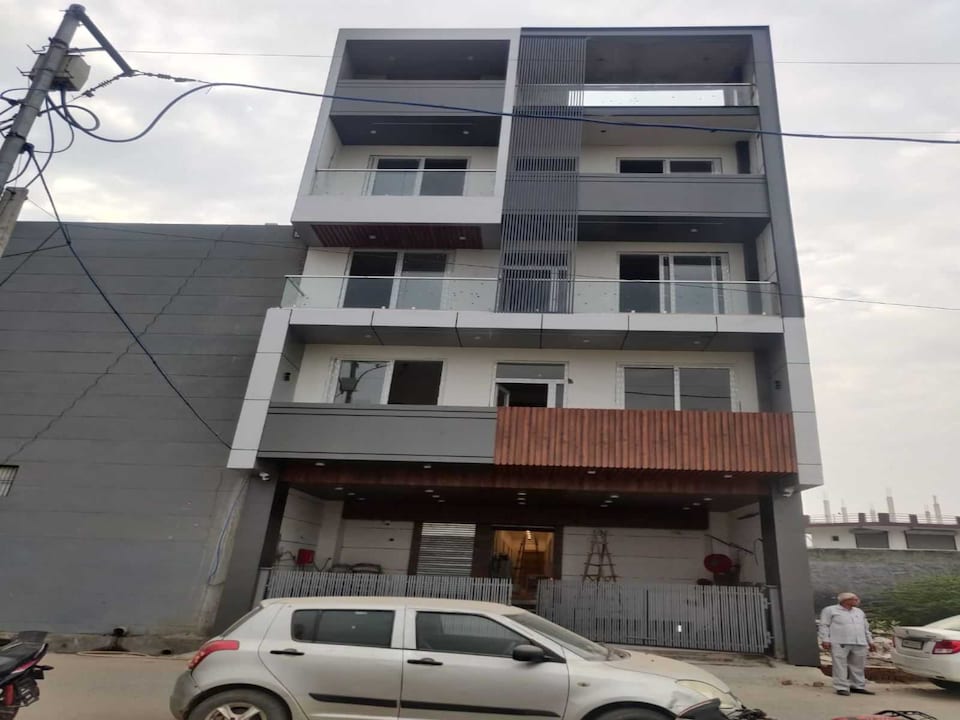 Hotel O Diamond Inn, Greater Noida, Noida