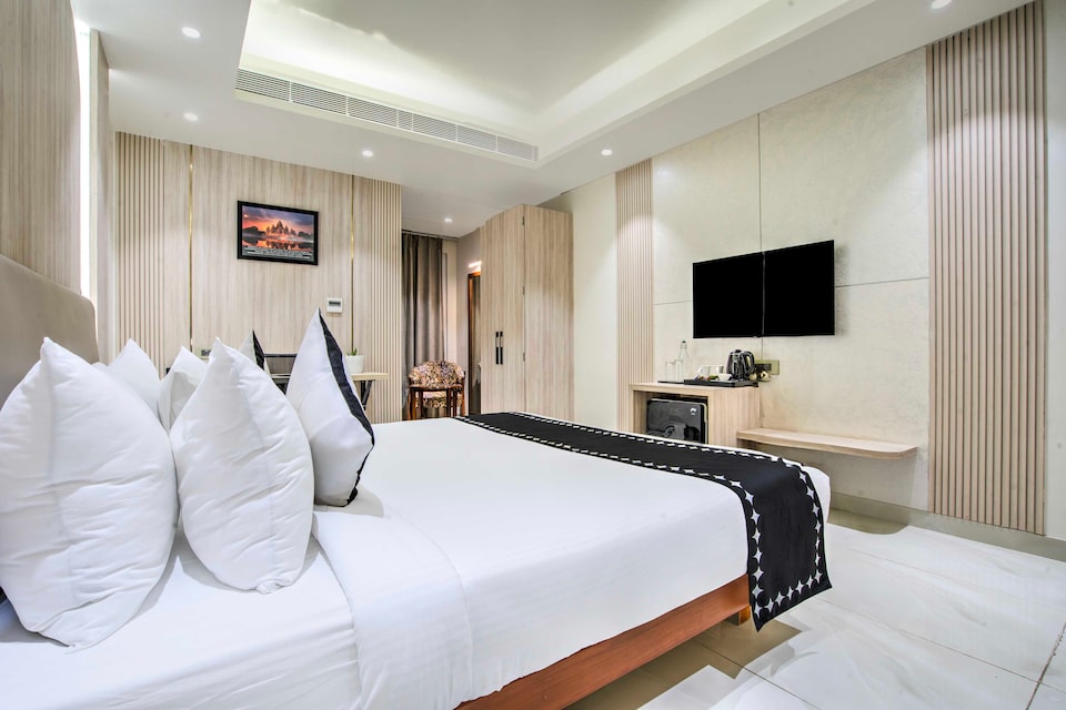 Clubhouse Hotel Ayodhya, Ayodhya, Ayodhya