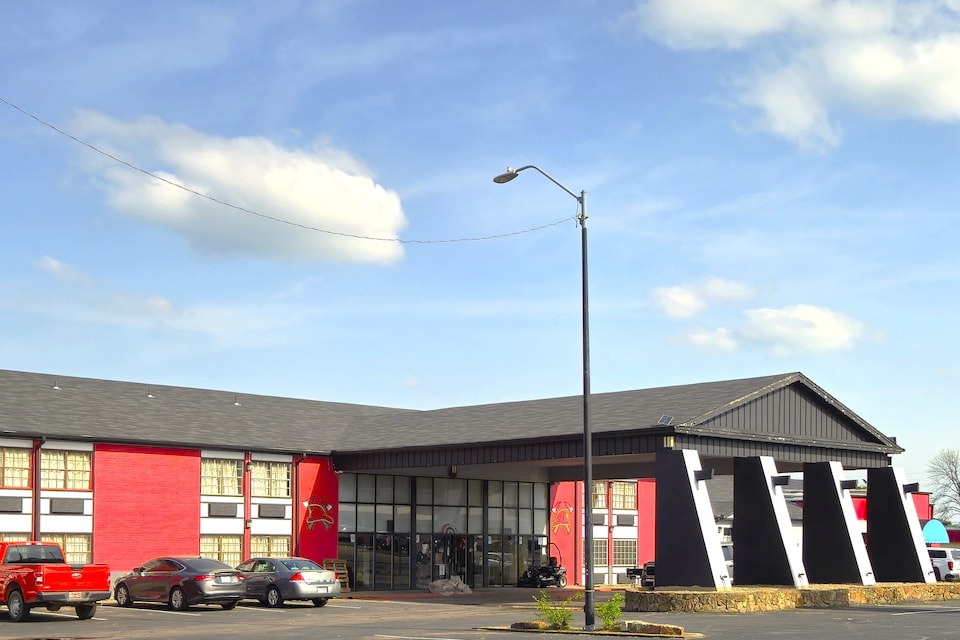 River Valley Inn and Suites By Belvilla, Fort Smith, Fort Smith, AR