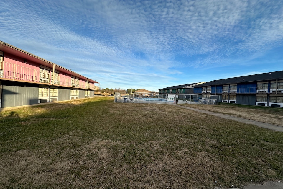River Valley Inn and Suites By Belvilla, Fort Smith, Fort Smith, AR