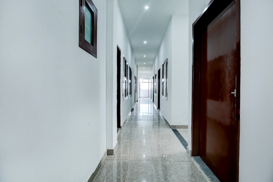 OYO 828882 The NRI Guest House, Rajpura, Rajpura