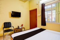 OYO 828905 Modern Home