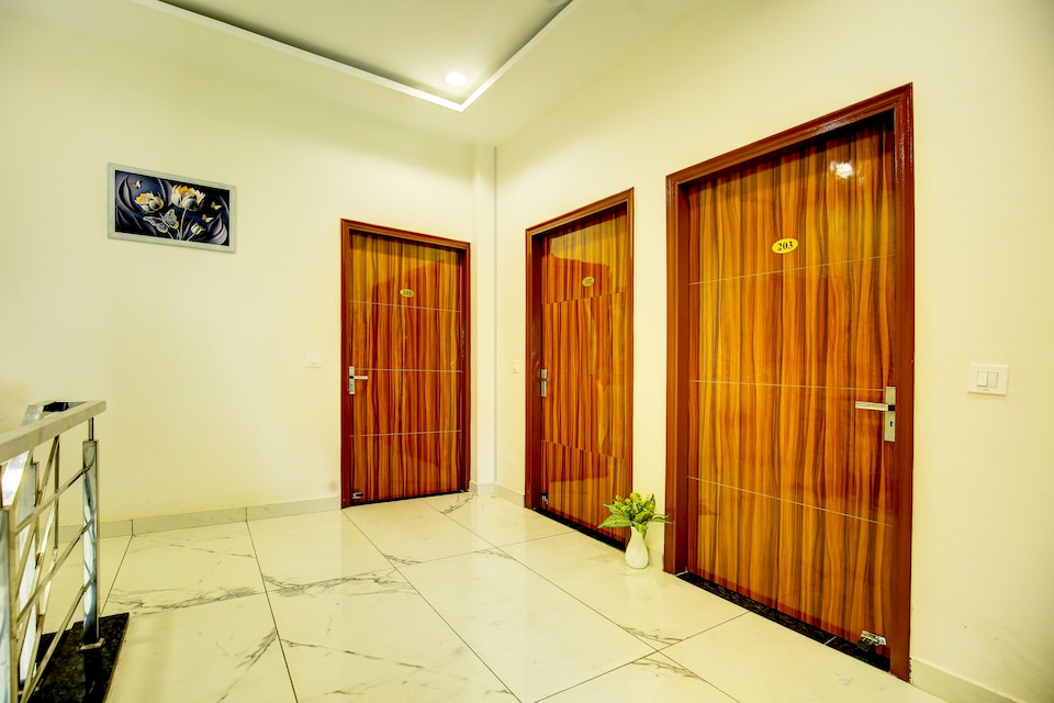 HOTEL O THE SILVER TULIP, Pakhowal Road Ludhiana, Ludhiana