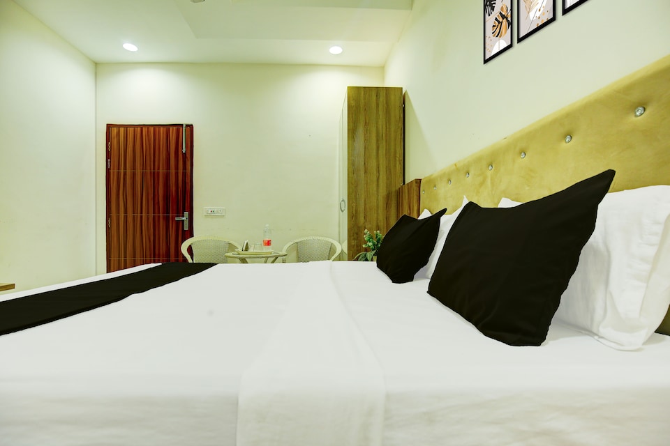 HOTEL O THE SILVER TULIP, Pakhowal Road Ludhiana, Ludhiana