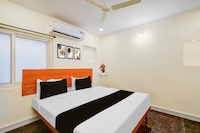 Super Hotel O Neredmet Road