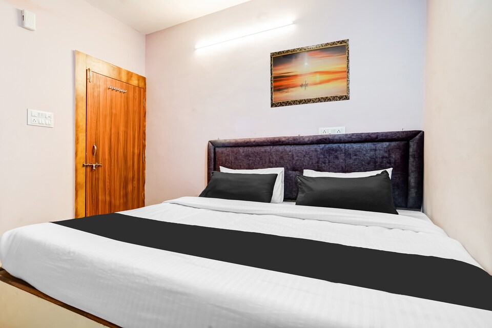 Hotel O Epoch Inn, Vijay Nagar Indore, Indore