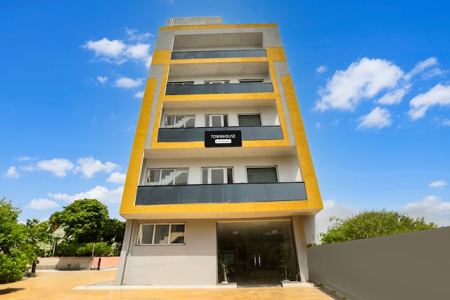 Super Townhouse Sector 69 Gurgaon