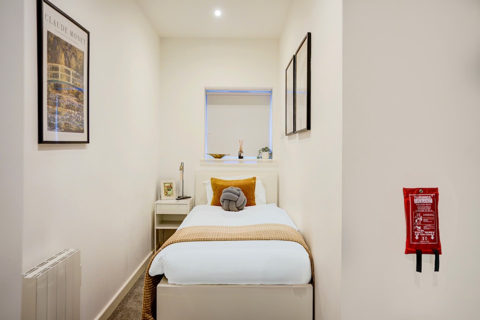 Kingston Luxe Suites Riverside Apartment Belvilla, Wembley London, London
