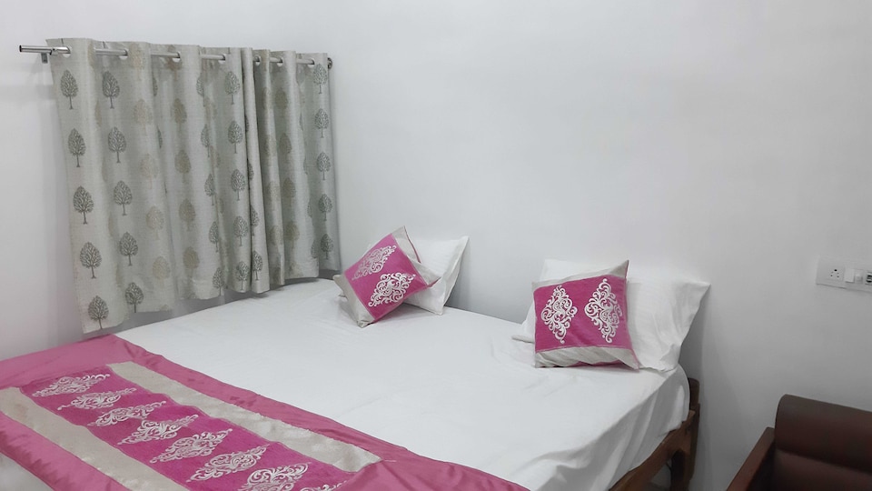 SPOT ON HOTEL PRAVEEN PALACE, Bharatpur, Bharatpur