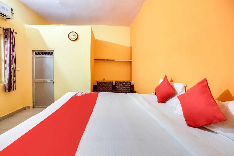 OYO 829082 Radhe Hotel, Sohna Road, Gurgaon