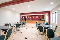 OYO Townhouse Houston Airport North