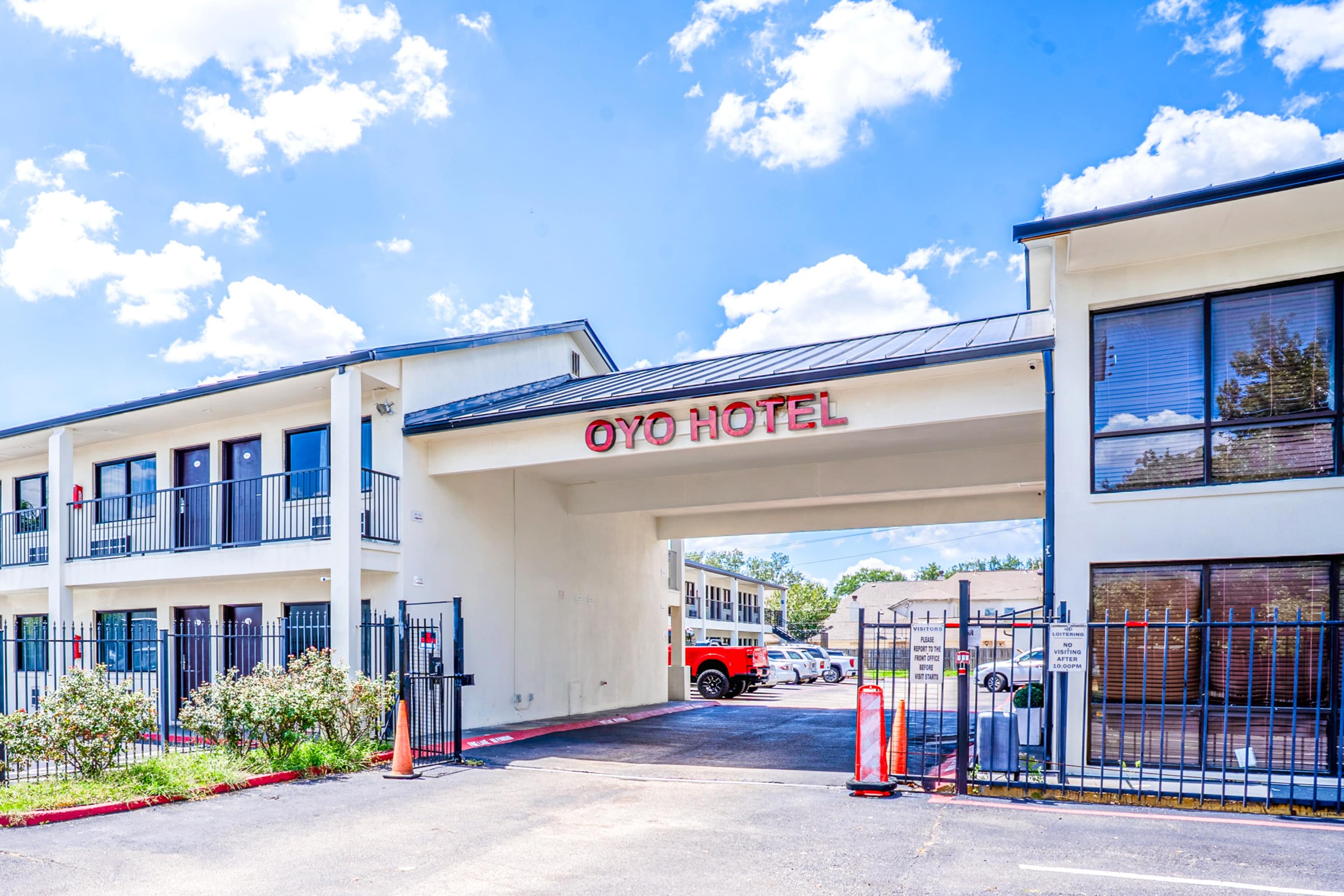 OYO Hotel Houston N Fm-1960 Champions TX