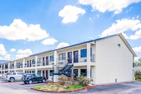 OYO Hotel Houston N Fm-1960 Champions TX