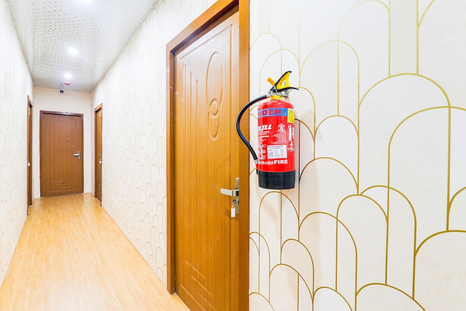 Hotel O V K palace inn, Vikas Nagar Lucknow, Lucknow