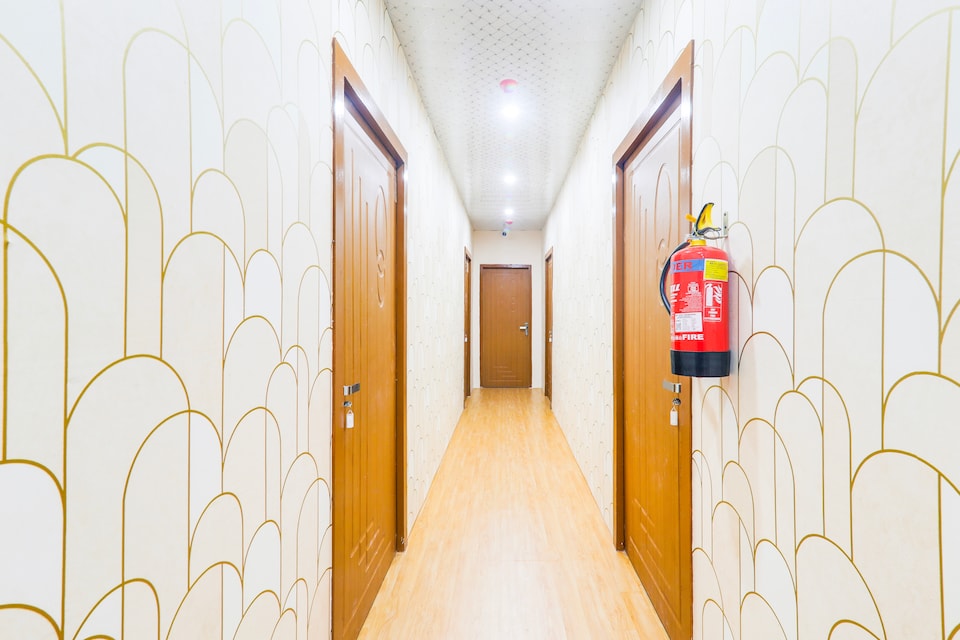 Hotel O V K palace inn, Vikas Nagar Lucknow, Lucknow
