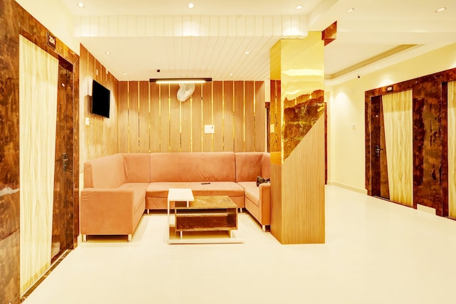  HOTEL O DIVIRA INN