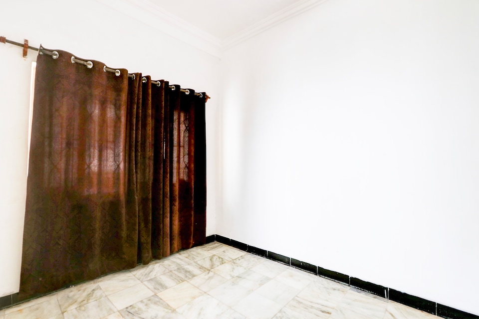 Collection O Irrum Manzil Metro Station Formerly Green Banjara Stay, Banjara Hills, Hyderabad