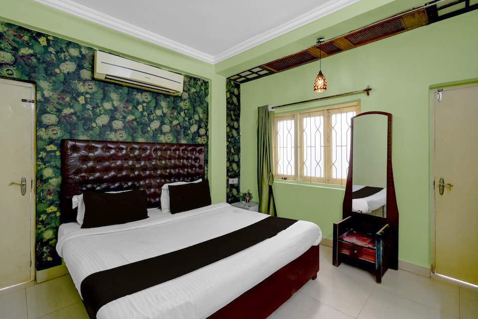 Collection O Irrum Manzil Metro Station Formerly Green Banjara Stay, Banjara Hills, Hyderabad