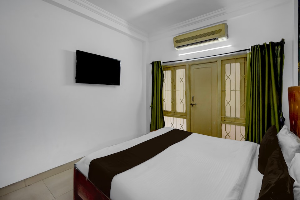 Collection O Irrum Manzil Metro Station Formerly Green Banjara Stay, Banjara Hills, Hyderabad