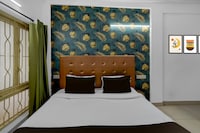 Collection O Irrum Manzil Metro Station Formerly Green Banjara Stay