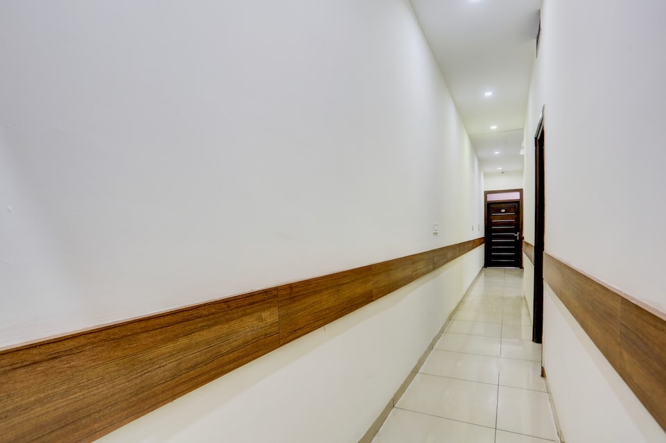 Hotel O by OYO Lohgarh Road Zirakpur Formerly JB Plaza, Zirakpur, Zirakpur