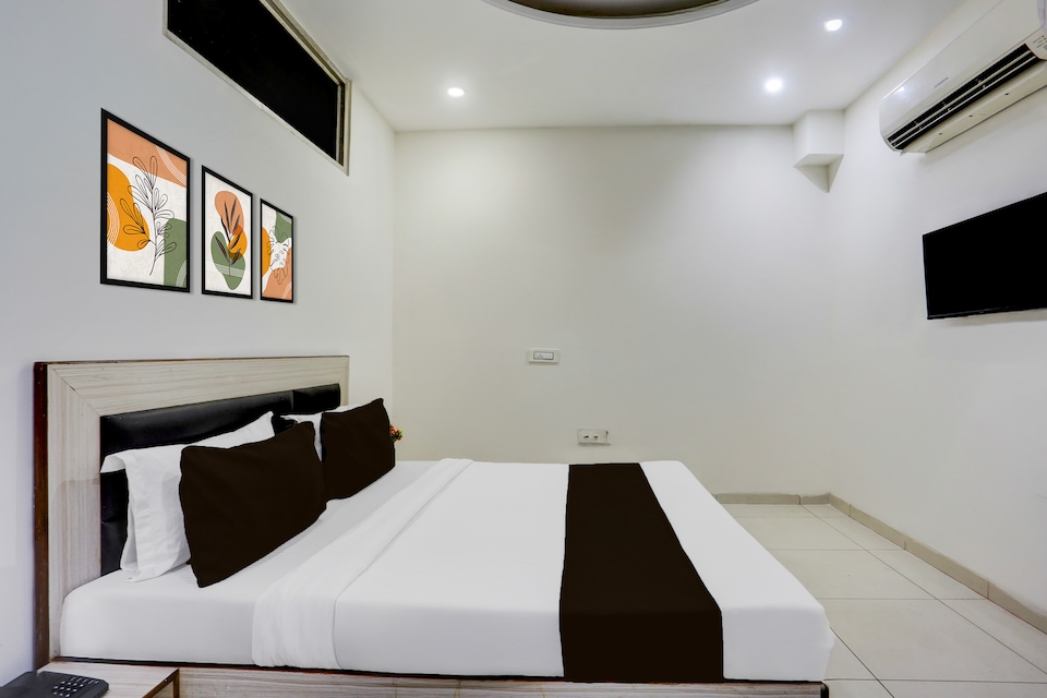 Super Hotel O Lohgarh Road Zirakpur Formerly JB Plaza, Zirakpur, Zirakpur