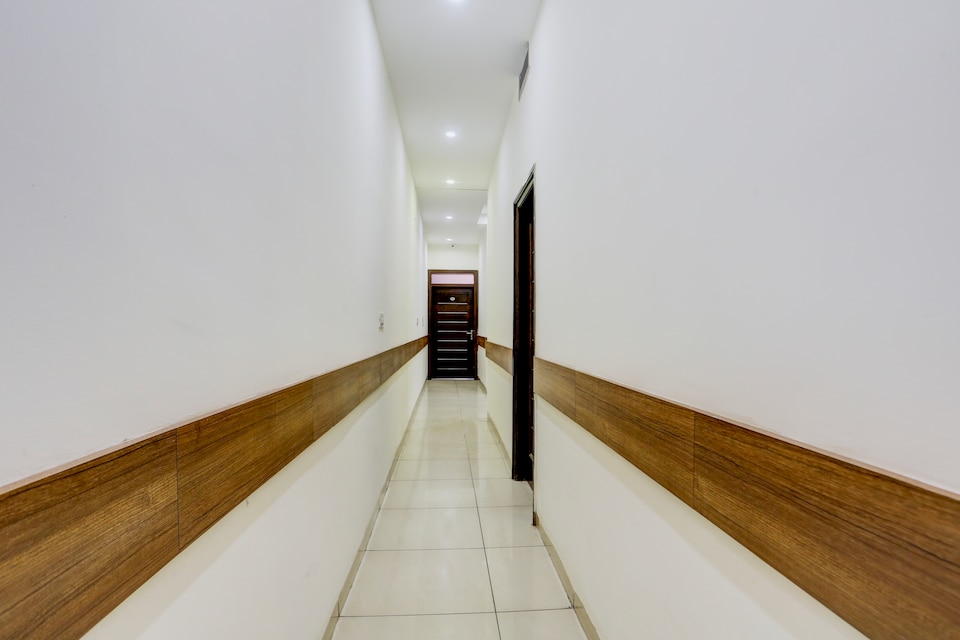 Hotel O by OYO Lohgarh Road Zirakpur Formerly JB Plaza, Zirakpur, Zirakpur