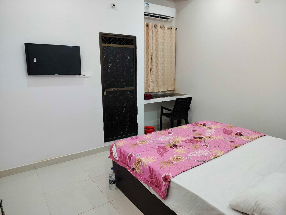 OYO 829215 SAURYAVED PALACE, Lanka, Varanasi