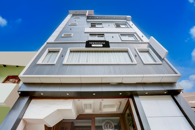 Super Townhouse Model Town Rohtak Formerly Hotel Tathastu