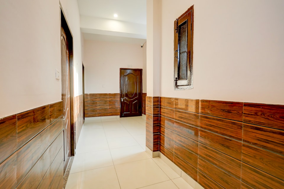 OYO 829306 HILL VIEW LUXURIOUS ROOMS, Nayagaon Chandigarh, Chandigarh
