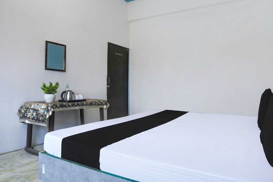 Hotel O SAMRAT HOTEL, Aligarh, Aligarh