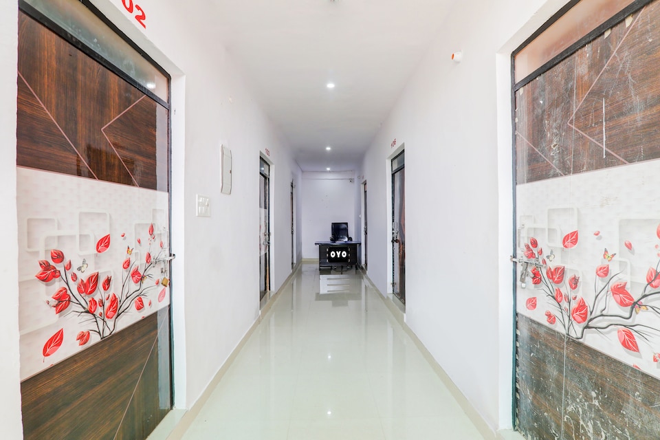 Hotel O Luxury Palace, Alambagh Lucknow, Lucknow