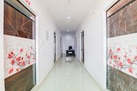 OYO 829405 Hotel Malihabad Palace