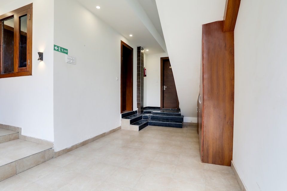 Super Collection O Mall Road Nainital, HighCourt, Nainital, Nainital