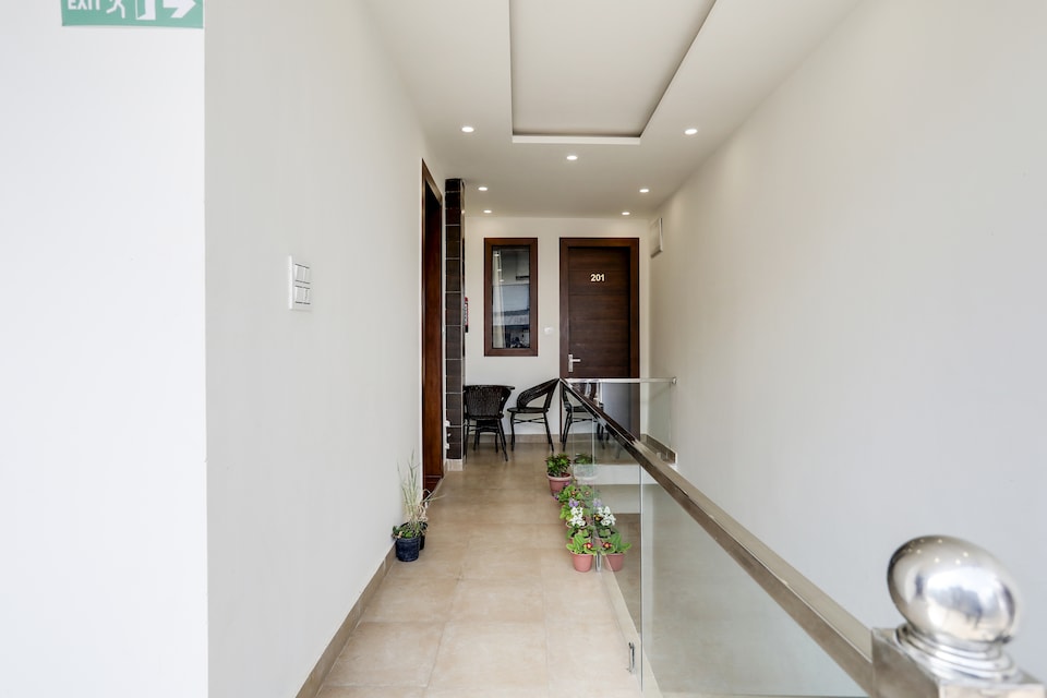 Super Collection O Mall Road Nainital, HighCourt, Nainital, Nainital