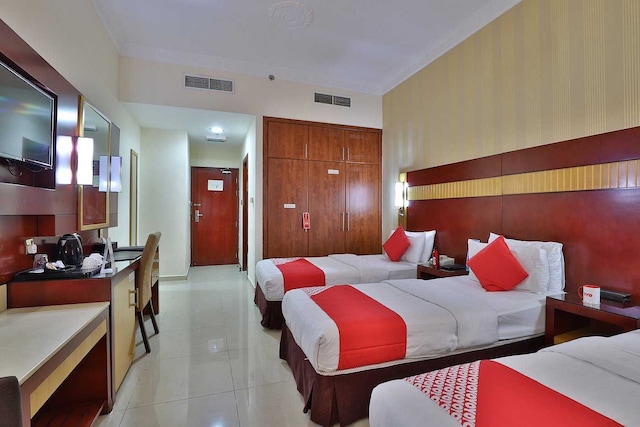 OYO 1389 Phoenix Hotel